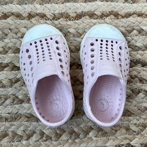 Native Jefferson shoes in light pink